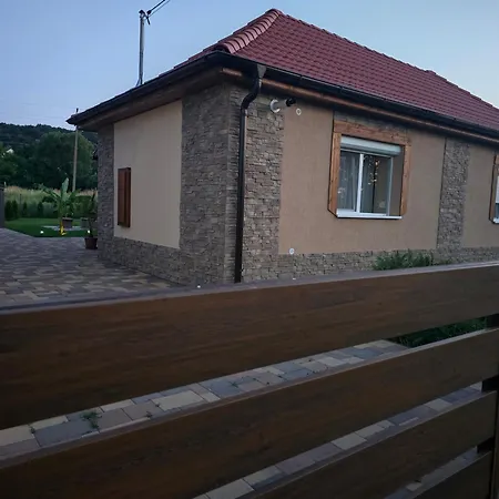 Apartment Yukka Vendeghaz Magyarhertelend